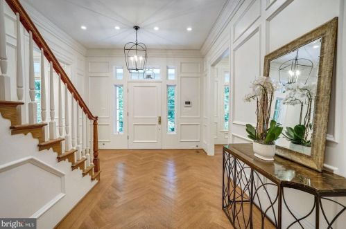 1714 Albemarle St, Mc Lean, VA 22101-4221