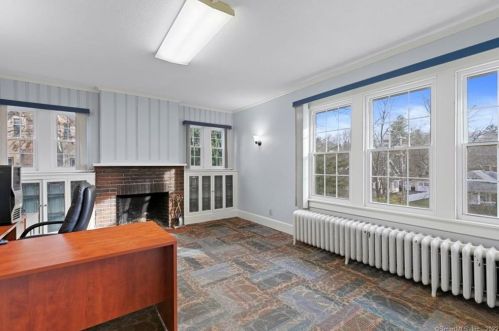 458 Main St, Meriden CT 06451-5090 exterior