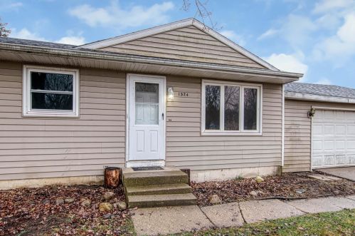 1524 Sibley St, Lowell, MI 49331-1528