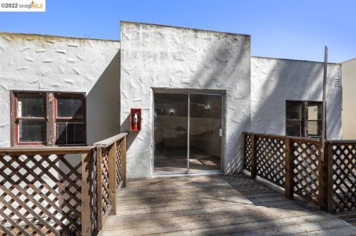 2352 Virginia St, Berkeley CA 94709-1613 exterior