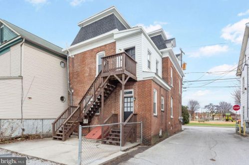 128 High St, Hanover PA 17331-3922 exterior