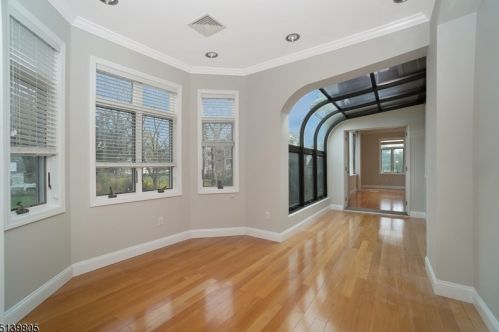 47 Hillside Ave, Berkeley Heights NJ 07922-1708 exterior