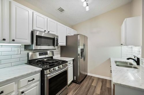 1371 Keys Crossing Dr, Atlanta GA  30319-4091 exterior