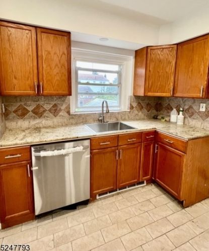 715 30th St, Paterson NJ  07513-1147 exterior