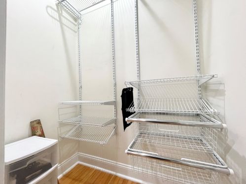 3052 Kedzie Ave, Chicago IL  60618-6907 exterior