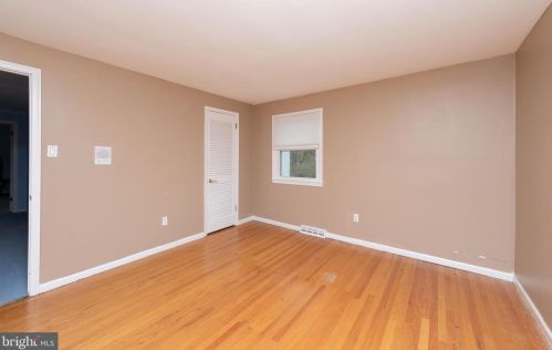 2076 Packard Ave, Huntingdon Valley PA 19006-6418 exterior