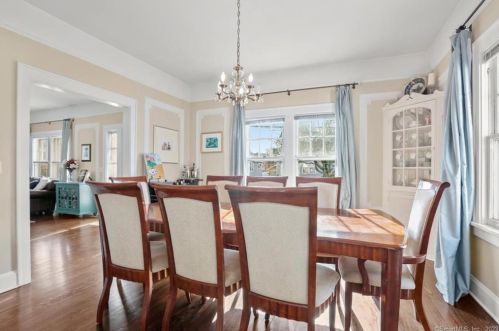 32 Myrtle St, Norwalk CT 06855-1315 exterior