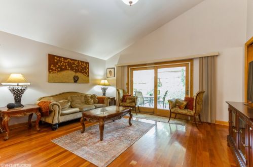 10554 Prospect Ave, Chicago, IL 60643-2948