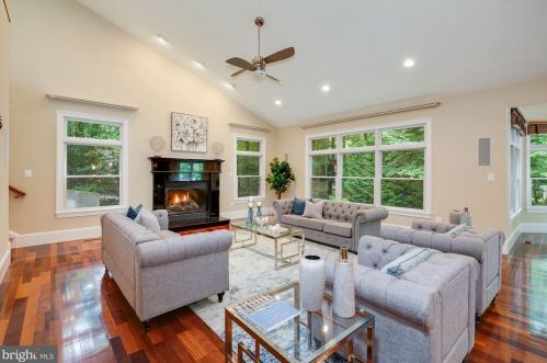 8505 Carlynn Dr, Bethesda MD 20817-4310 exterior