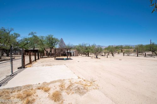 8901 Bears Path Rd, Tucson AZ  85749-8139 exterior