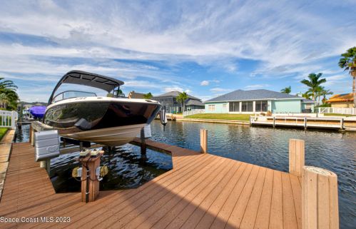 2006 Sykes Crk Dr, Merritt Island FL 32953-3065 exterior