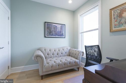 1026 Leithgow St, Philadelphia PA 19123-1421 exterior