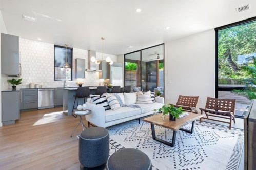 205 El Paso St, Austin TX 78704-6321 exterior