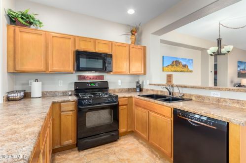 982 Waterview Pl, Chandler AZ 85249-4852 exterior