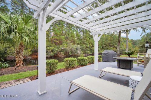 14 Halburton Cir, Bluffton SC 29910-7949 exterior