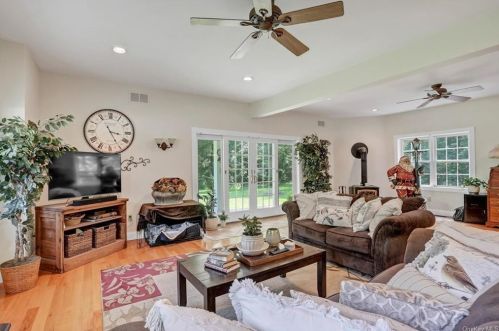 91 Corbett Rd, Montgomery NY  12549-2022 exterior