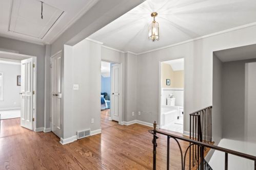 523 Carlisle Ave, Milwaukee WI 53217-4831 exterior