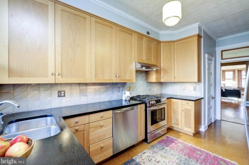 132 12 St, Washington DC 20003-1413 exterior