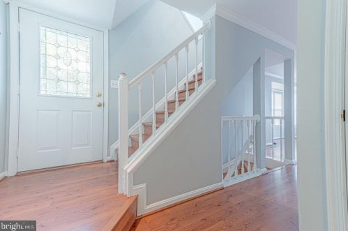 7327 Castleberg Ct, Alexandria VA  22315-4725 exterior