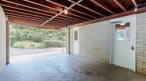 3680 Alani Dr, Honolulu HI 96822-1404 exterior