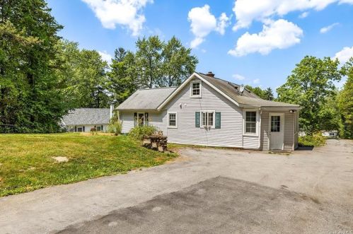 124 Bower Rd, Poughkeepsie NY 12603-1114 exterior