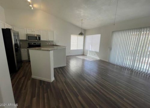 1782 Palm Beach Dr, Chandler AZ  85249-8716 exterior