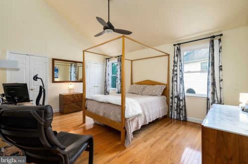 3803 Courtland Cir, Alexandria VA 22305-2061 exterior