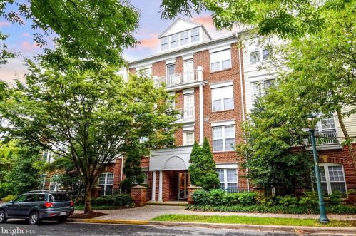 800 Grand Champion Dr, Rockville, MD 20850-5995