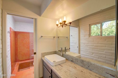 8901 Bears Path Rd, Tucson AZ  85749-8139 exterior