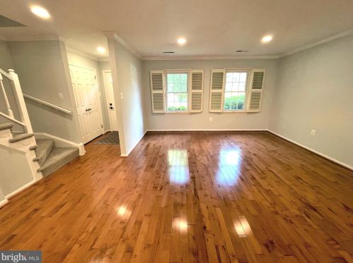 7623 Coddle Hbr Ln, Rockville MD 20854-3253 exterior