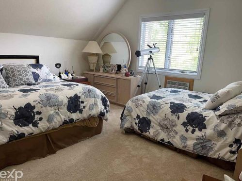 327 Cass St, Standish MI 48658-9229 exterior