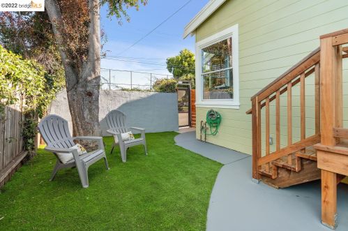 1715 Ashby Ave, Berkeley CA 94703-2131 exterior