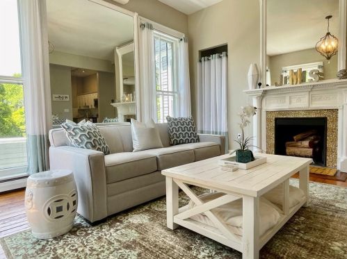 541 Bellevue Ave, Middletown, RI 02840-4248