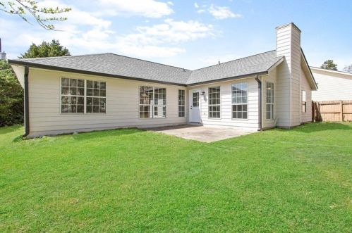 320 Emerald Grn Ct, Atlanta GA 30349-8420 exterior