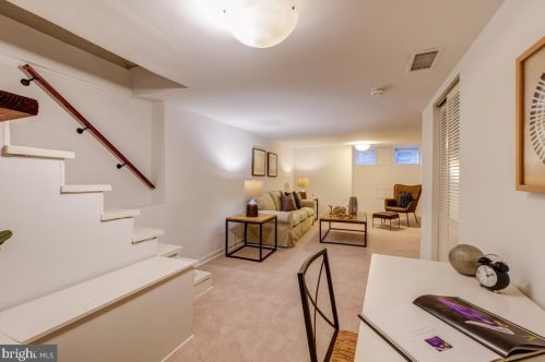 1434 F St, Washington DC 20002-4530 exterior