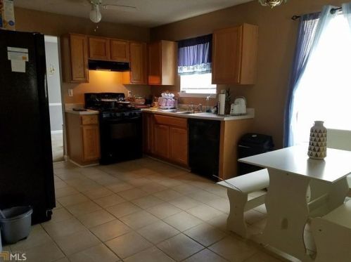 3706 Salem Chapel Dr, Lithonia GA 30038-4837 exterior