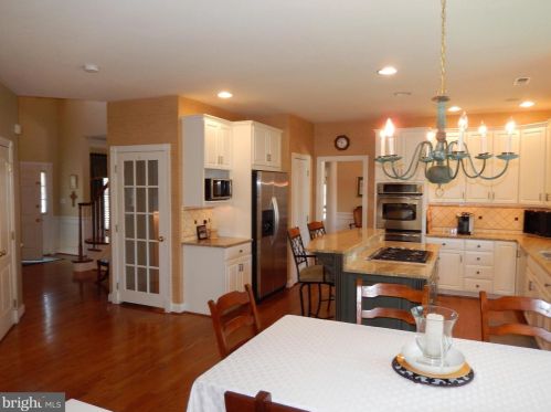 112 Parkview Cir, Media PA 19063-6317 exterior