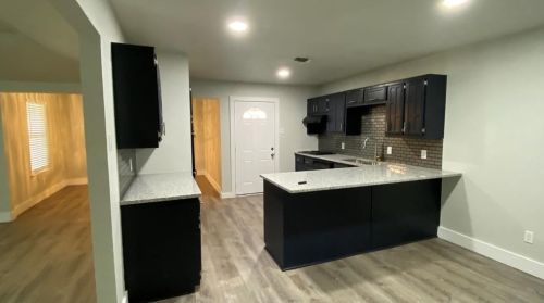 7442 Bayberry Ln, Dallas TX 75249-1015 exterior