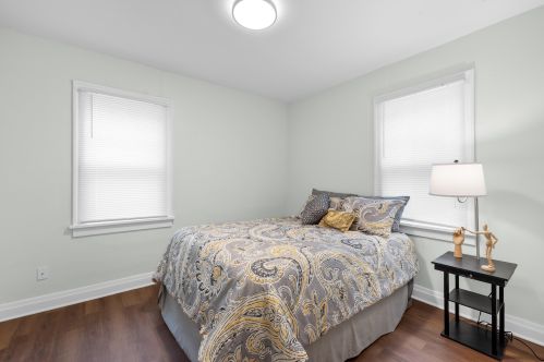 2823 Oriole Dr, Milwaukee WI 53209-4236 exterior