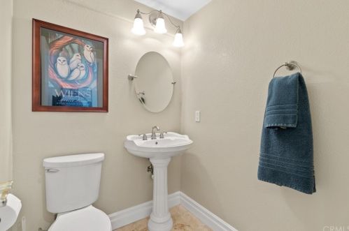 31345 Avenida Del Reposo, Temecula CA 92591-1724 exterior