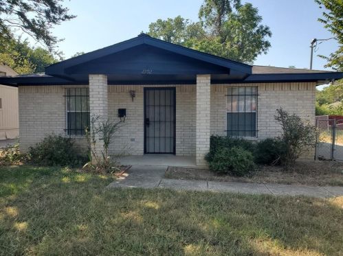 2702 Dorris St, Dallas, TX 75215-5218