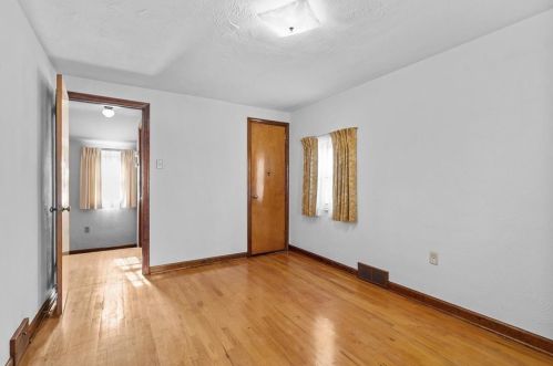 425 Overbrook Blvd, Pittsburgh PA 15210-4405 exterior