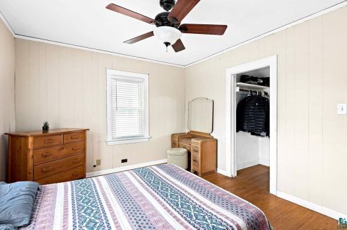 5305 Colorado St, Duluth MN 55804-1615 exterior