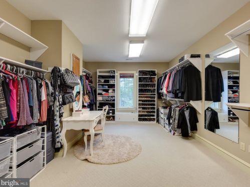 271 Blackburn Dr, Berwyn PA  19312-2801 exterior