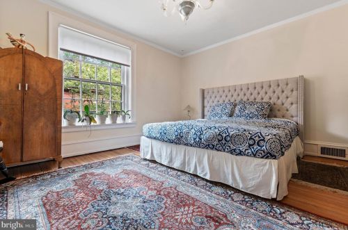 326 21 St, Philadelphia PA 19130-3237 exterior