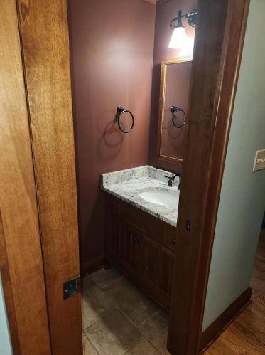 725 Lk Vw Ave, Milwaukee WI 53217-4857 exterior