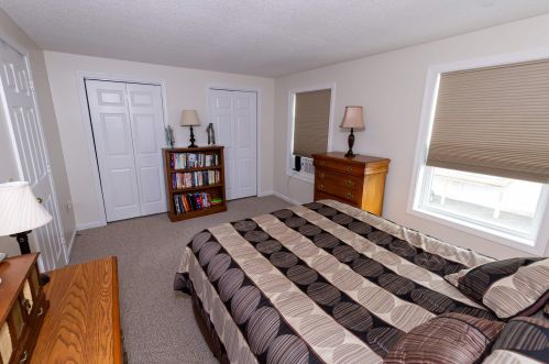 18 Vinton Dr, Concord NH 03303-1584 exterior