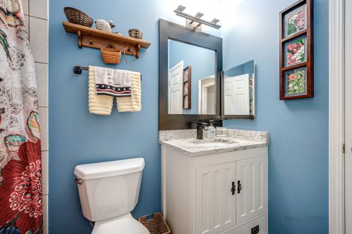 1427 White Oak Ln, Bull Valley IL 60098-6412 exterior