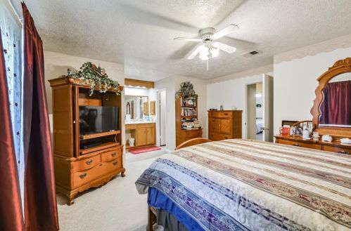 7319 Foxway Ln, Humble TX exterior