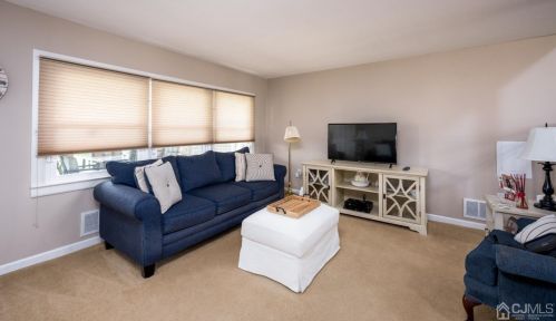 134 Brown Ave, Iselin NJ 08830-2502 exterior